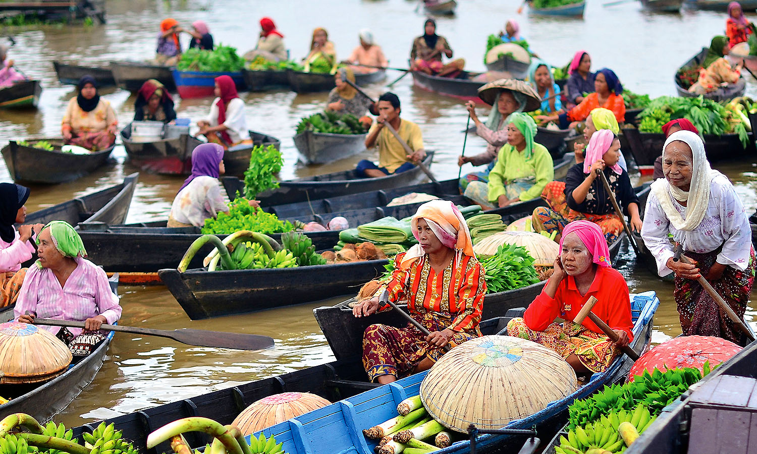 بازار شناور در اندونزی!