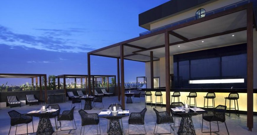 رستوران هتل پولمن کریک دبی