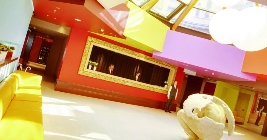 لابی هتل دومینا پرستیژ سنت پترزبورگ لابی هتل دومینا پرستیژ سنت پترزبورگ