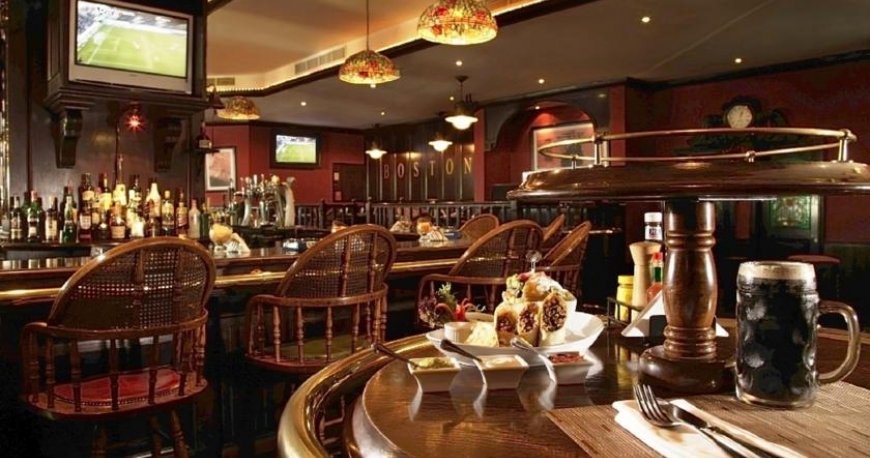 رستوران هتل جمیرا روتانا