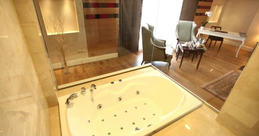 جکوزی هتل گرین پارک تکسیم