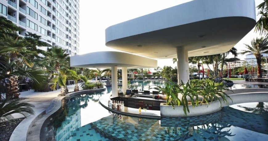 استخر هتل آماری اوشن پاتایا