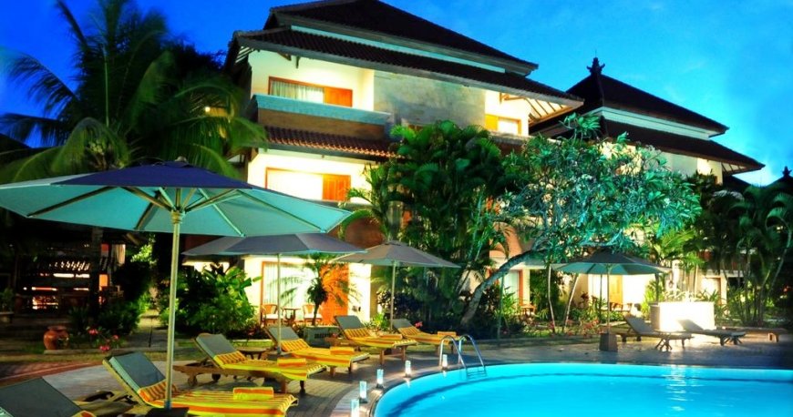 استخر هتل وایت رز کوتا ریزورت بالی