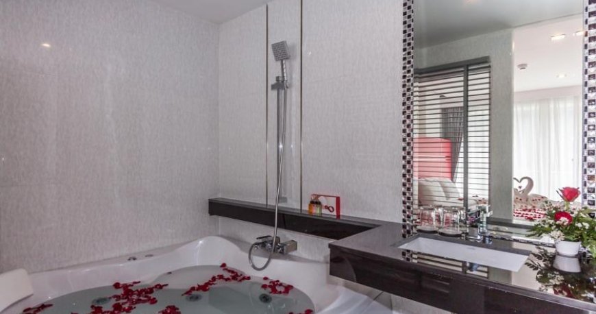 اتاق هتل پاتونگ هالیدی پوکت تایلند اتاق هتل پاتونگ هالیدی پوکت تایلند