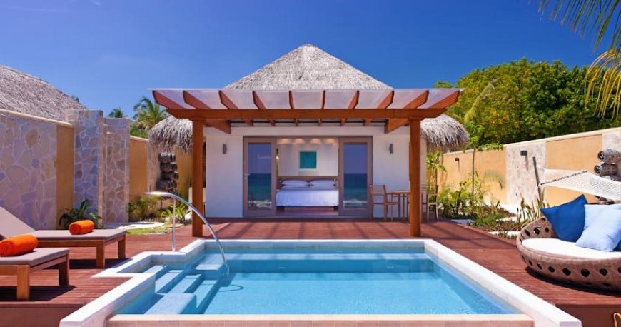 استخر هتل شرایتون مالدیو