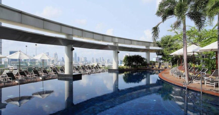 استخر هتل سنتارا گرند بانکوک استخر هتل سنتارا گرند بانکوک