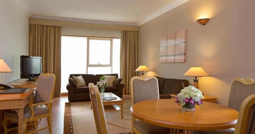 اتاق هتل کرون پلازا شیخ زائد دبی امارات متحده ی عربی اتاق هتل کرون پلازا شیخ زائد دبی امارات متحده ی عربی