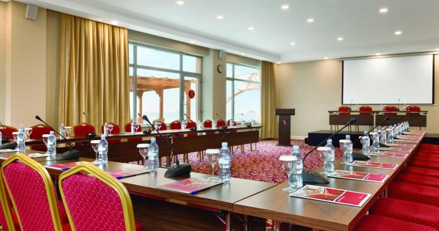 هتل رامادا باکو