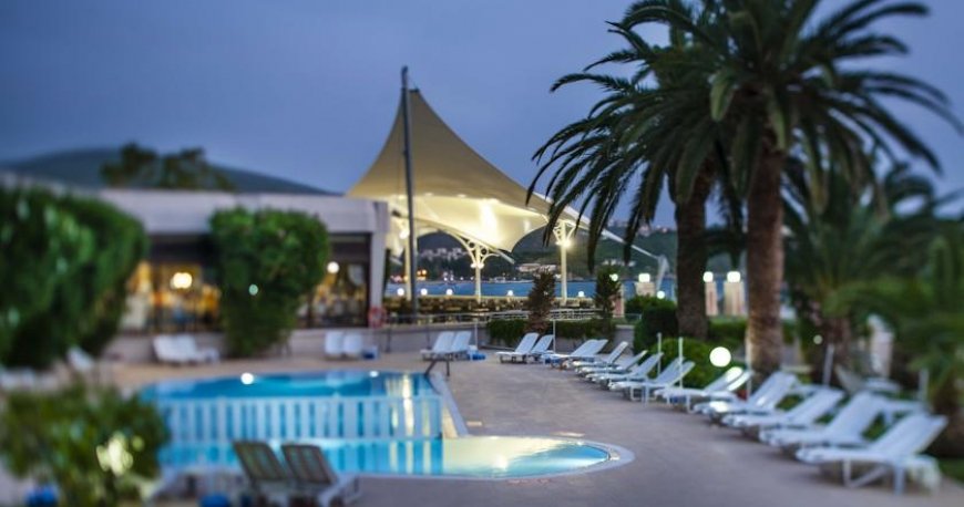 استخر هتل توسان بیچ استخر هتل توسان بیچ