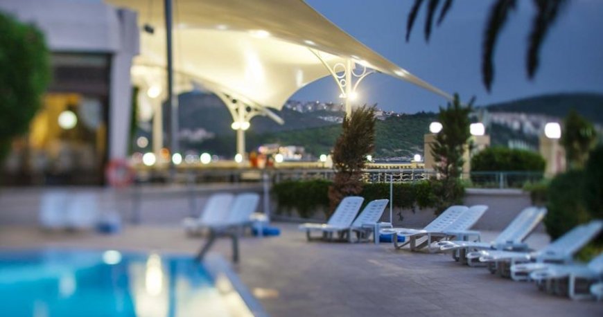 استخر هتل توسان بیچ استخر هتل توسان بیچ