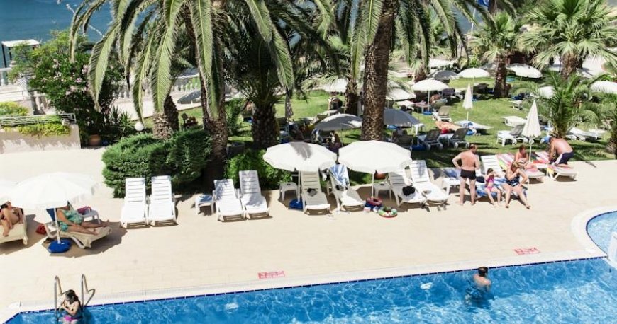 استخر هتل توسان بیچ استخر هتل توسان بیچ