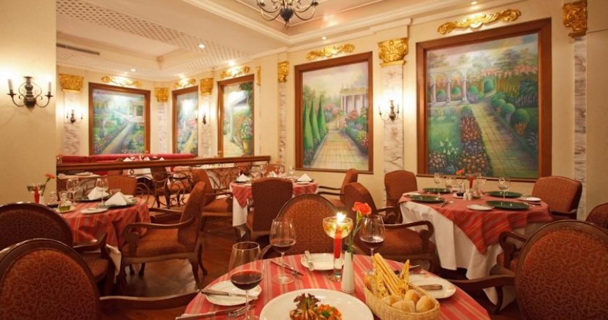 رستوران هتل دیاموند کلیف ریزورت