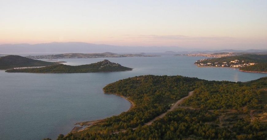 هتل گرند میلانو آیوالیک هتل گرند میلانو آیوالیک