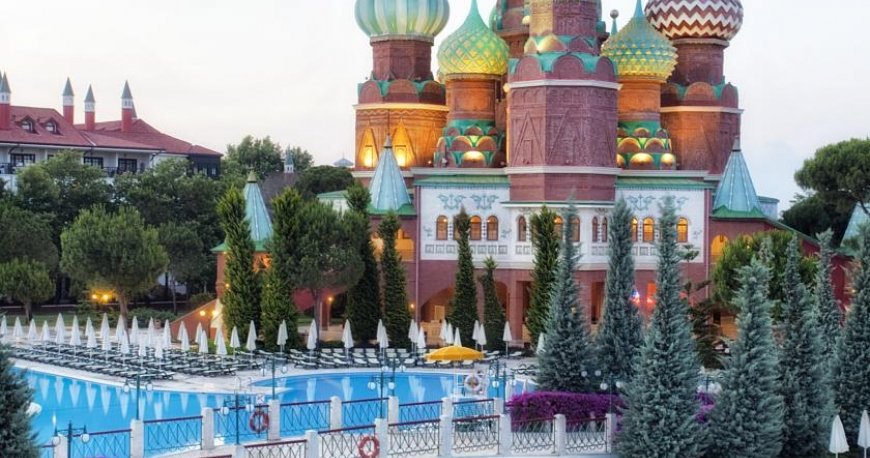 استخر هتل کرملین پالاس آنتالیا