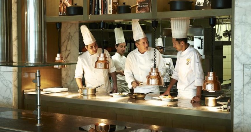 رستوران هتل فیرمونت باکو