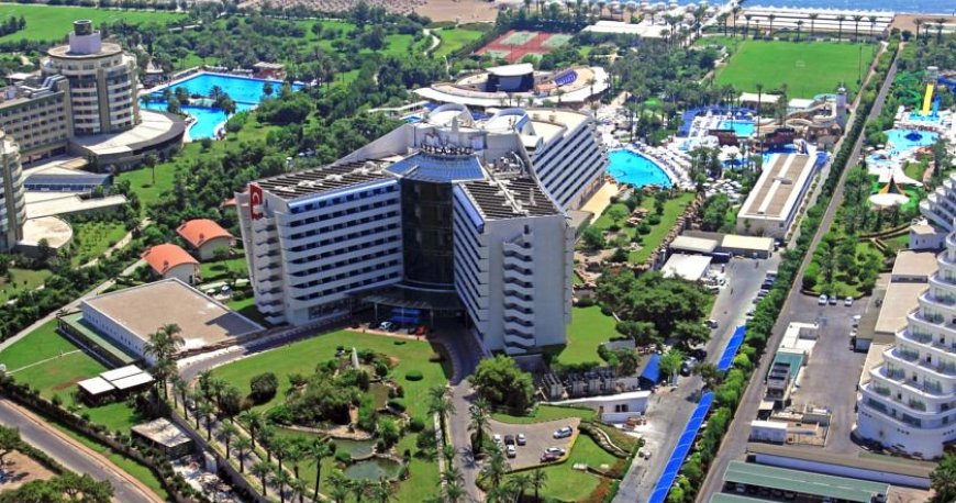 هتل تایتانیک لارا آنتالیا