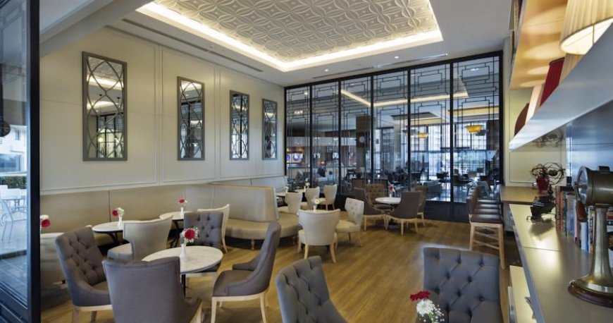 رستوران هتل تایتانیک لارا آنتالیا