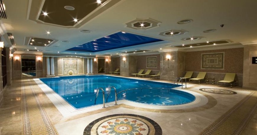 استخر هتل الیت ورلد استانبول استخر هتل الیت ورلد استانبول