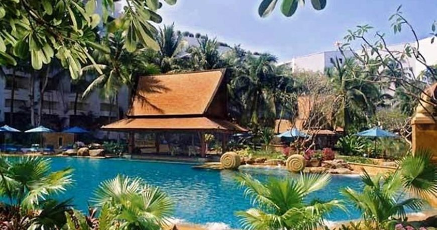 استخر هتل آوانی پاتایا استخر هتل آوانی پاتایا