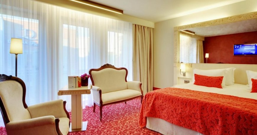 اتاق هتل دومینا پرستیژ سنت پترزبورگ اتاق هتل دومینا پرستیژ سنت پترزبورگ