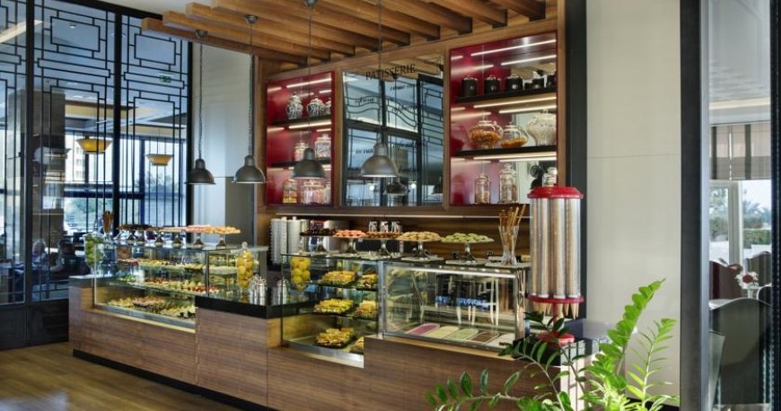 رستوران هتل تایتانیک لارا آنتالیا