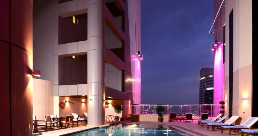 استخر هتل گرند ملنیوم دبی