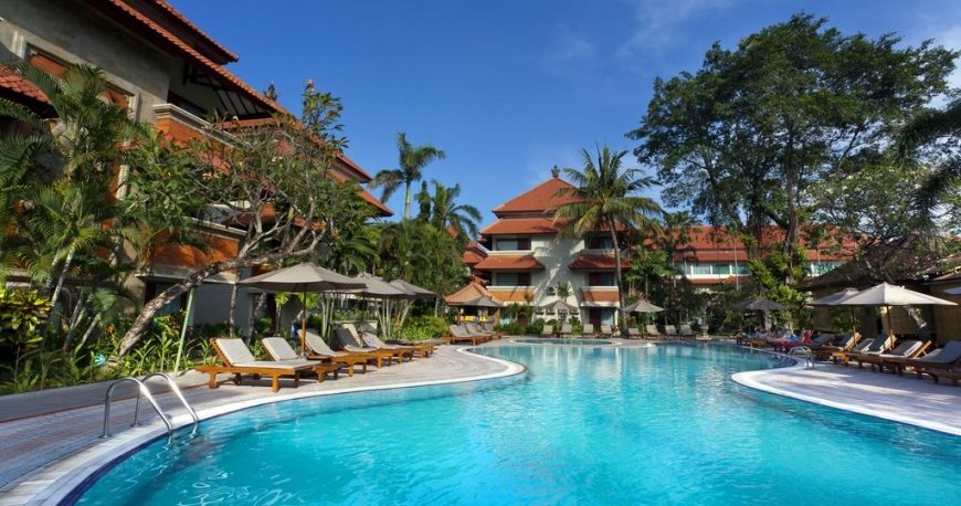 هتل وایت رز کوتا ریزورت