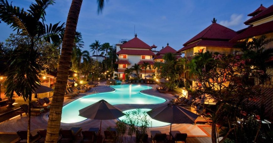 استخر هتل وایت رز کوتا ریزورت بالی