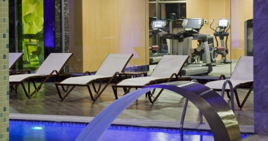 استخر هتل گرین پارک استانبول استخر هتل گرین پارک استانبول