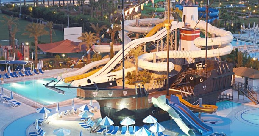 پارک آّبی هتل تایتانیک لارا آنتالیا
