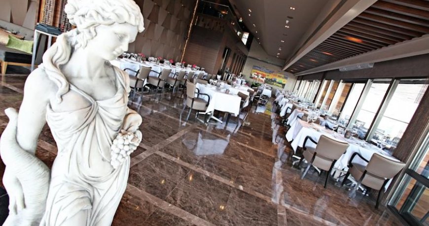 رستوران هتل مرکور بسفر