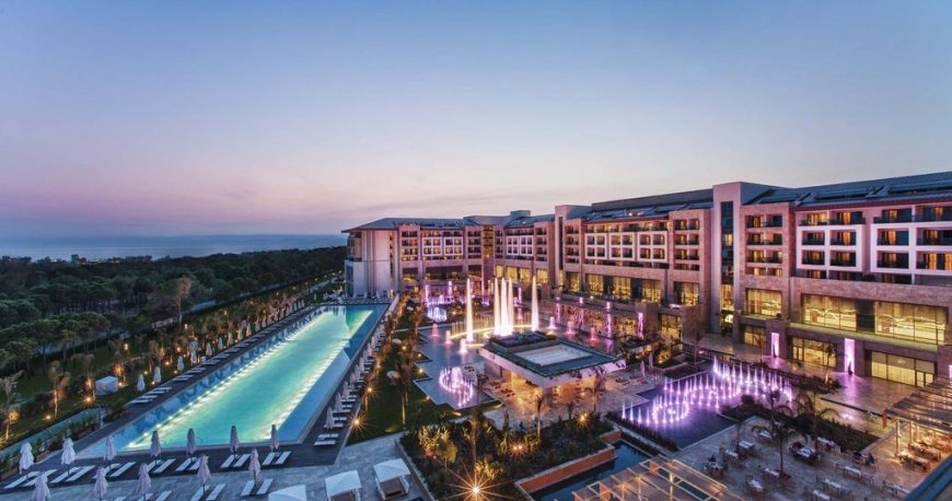 هتل رگنوم کاریا گلف