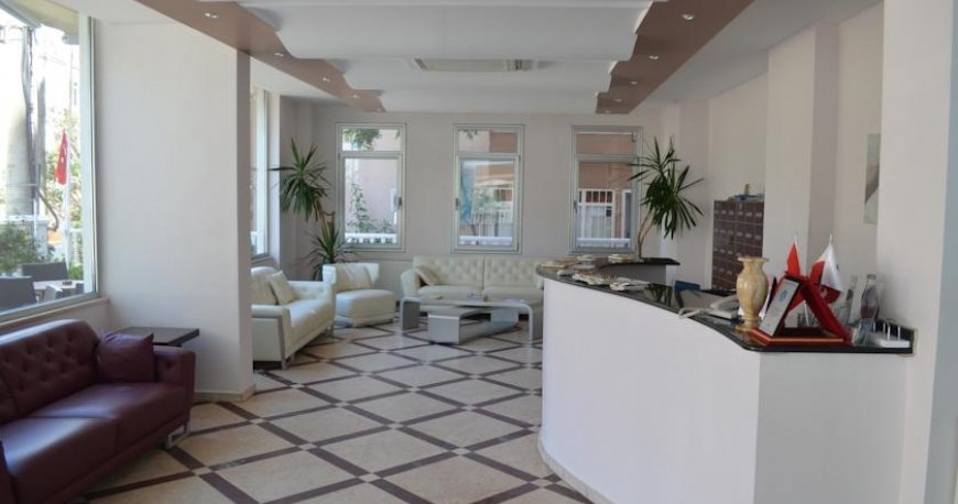 لابی هتل گرند میلانو آیوالیک لابی هتل گرند میلانو آیوالیک