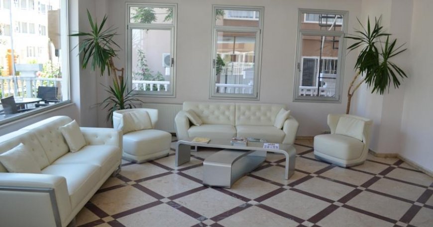 لابی هتل گرند میلانو آیوالیک لابی هتل گرند میلانو آیوالیک