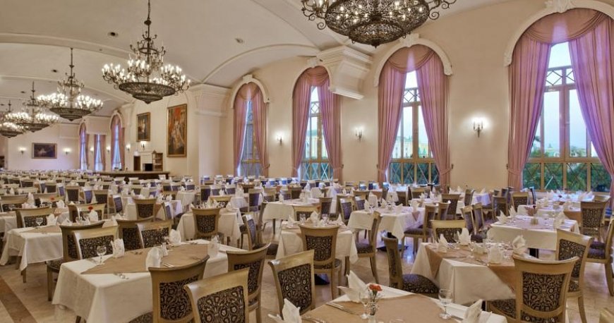 رستوران هتل کرملین پالاس آنتالیا