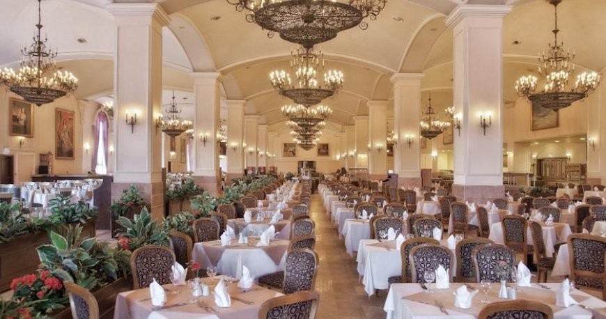 رستوران هتل کرملین پالاس آنتالیا