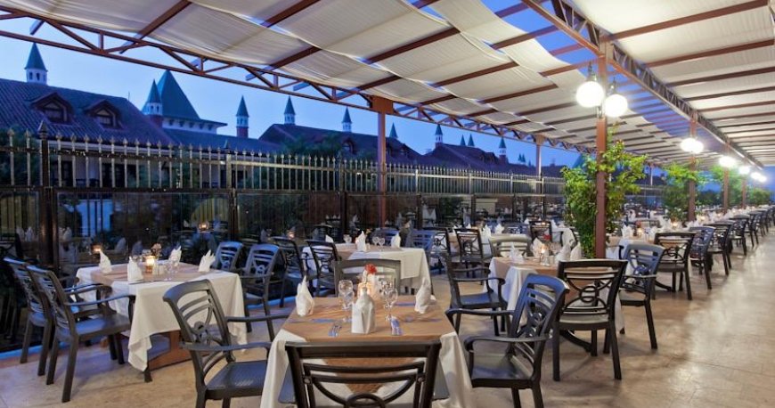 رستوران هتل کرملین پالاس آنتالیا