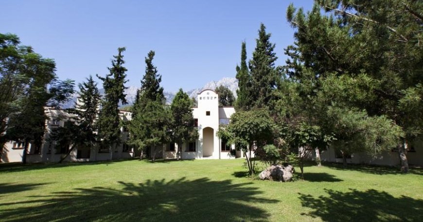 هتل کوئینز پارک آنتالیا