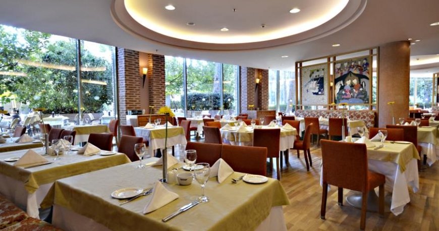 رستوران هتل گلوریا ورده آنتالیا