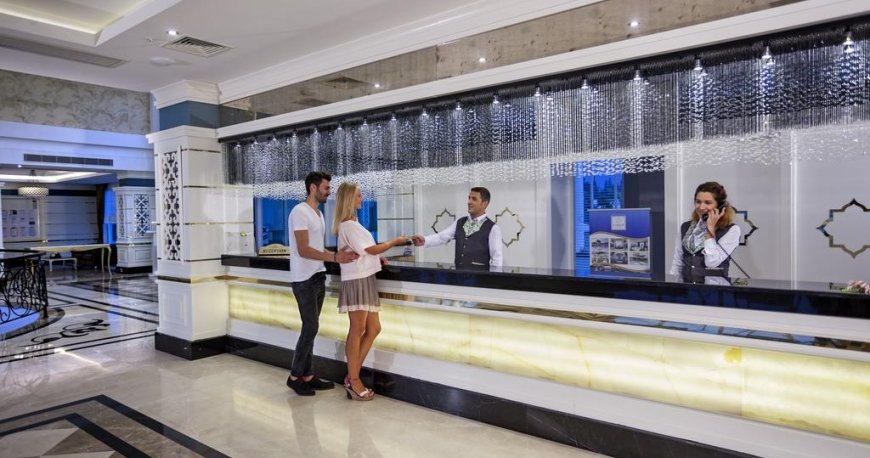 لابی هتل کارمیر ریزورت آنتالیا