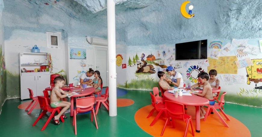 کیدز کلاب هتل کارمیر ریزورت آنتالیا