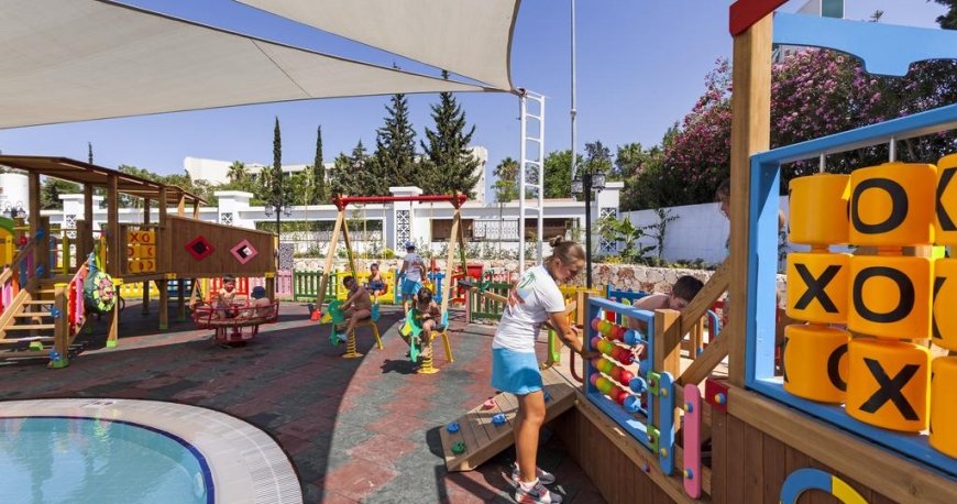 کیدز کلاب هتل کارمیر ریزورت آنتالیا