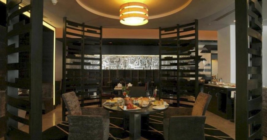 رستوران هتل رادیسون بلو آگرا