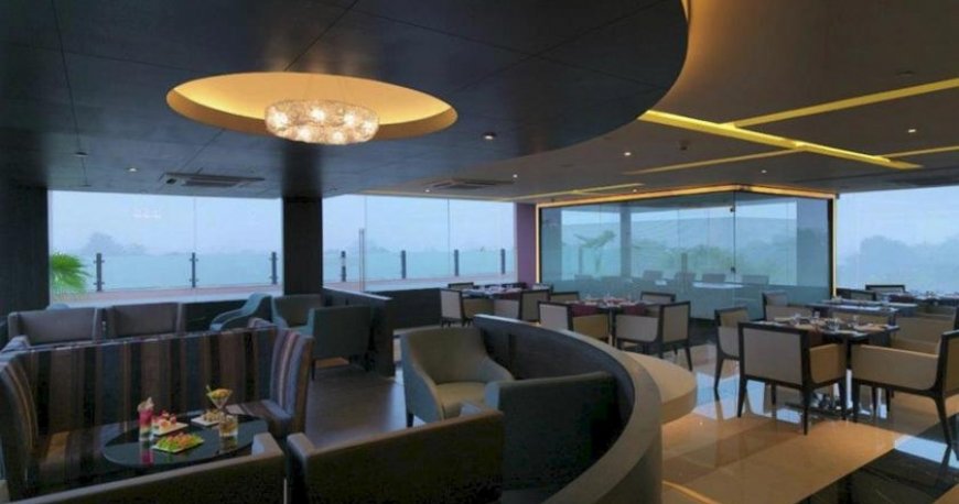 رستوران هتل رادیسون بلو آگرا