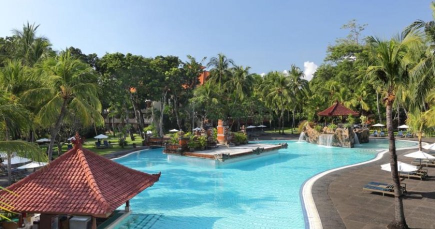 استخر هتل رامادا بینتانگ بالی استخر هتل رامادا بینتانگ بالی