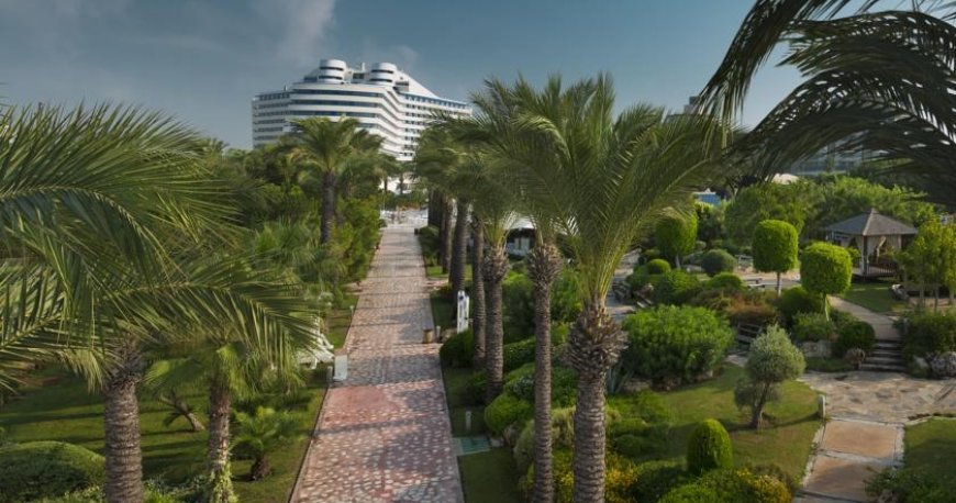 هتل تایتانیک لارا آنتالیا