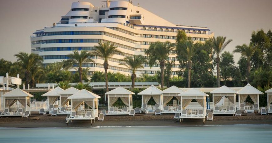 هتل تایتانیک لارا