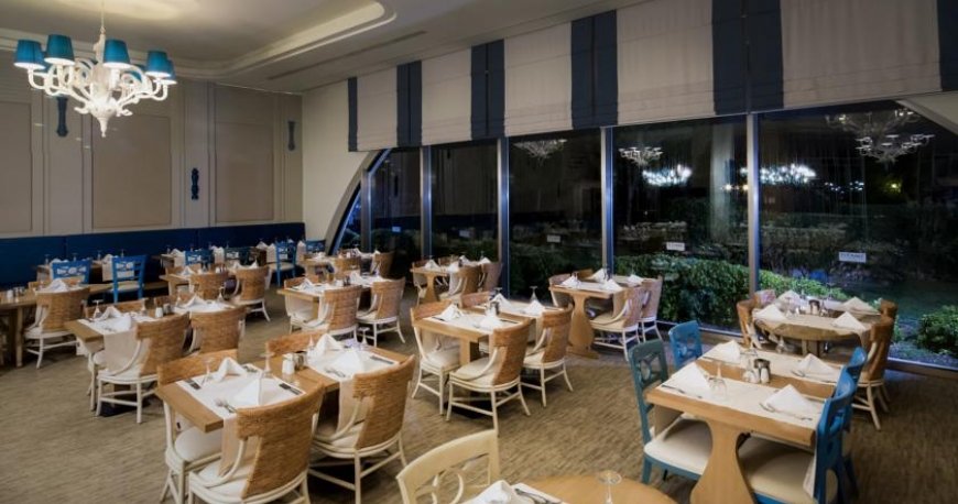رستوران هتل تایتانیک لارا آنتالیا