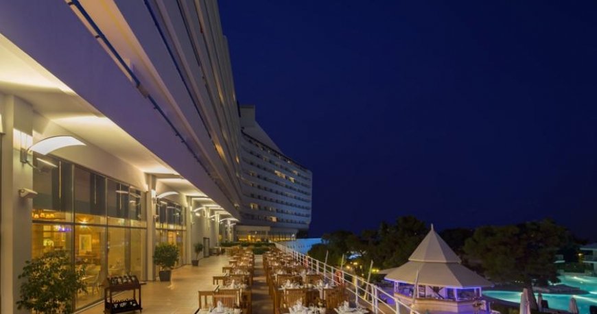 رستوران هتل تایتانیک لارا آنتالیا