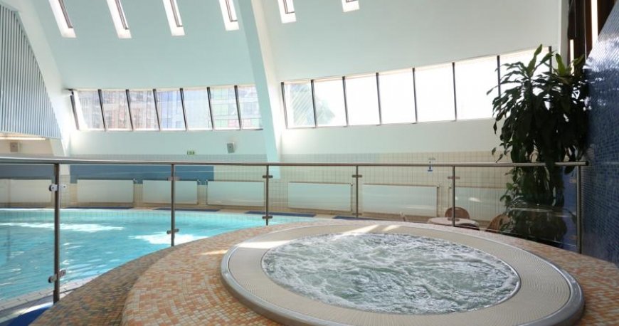 استخر هتل آزیمات المپیک مسکو روسیه